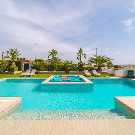 ヴィラ Villa Torremendo *